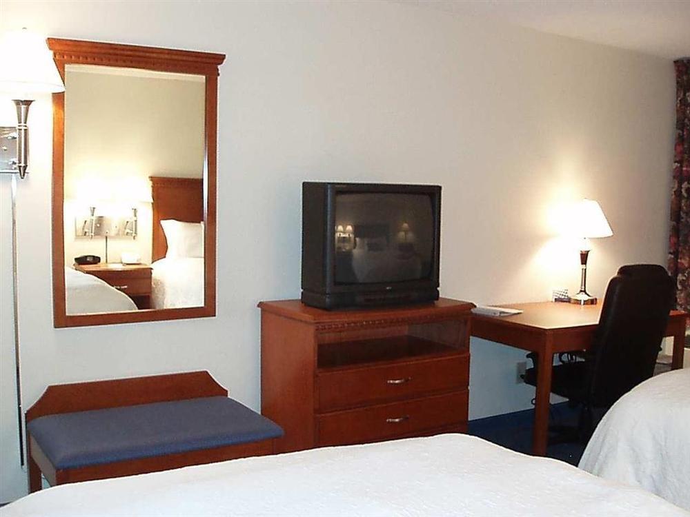 Hampton Inn Ashtabula Austinburg Номер фото