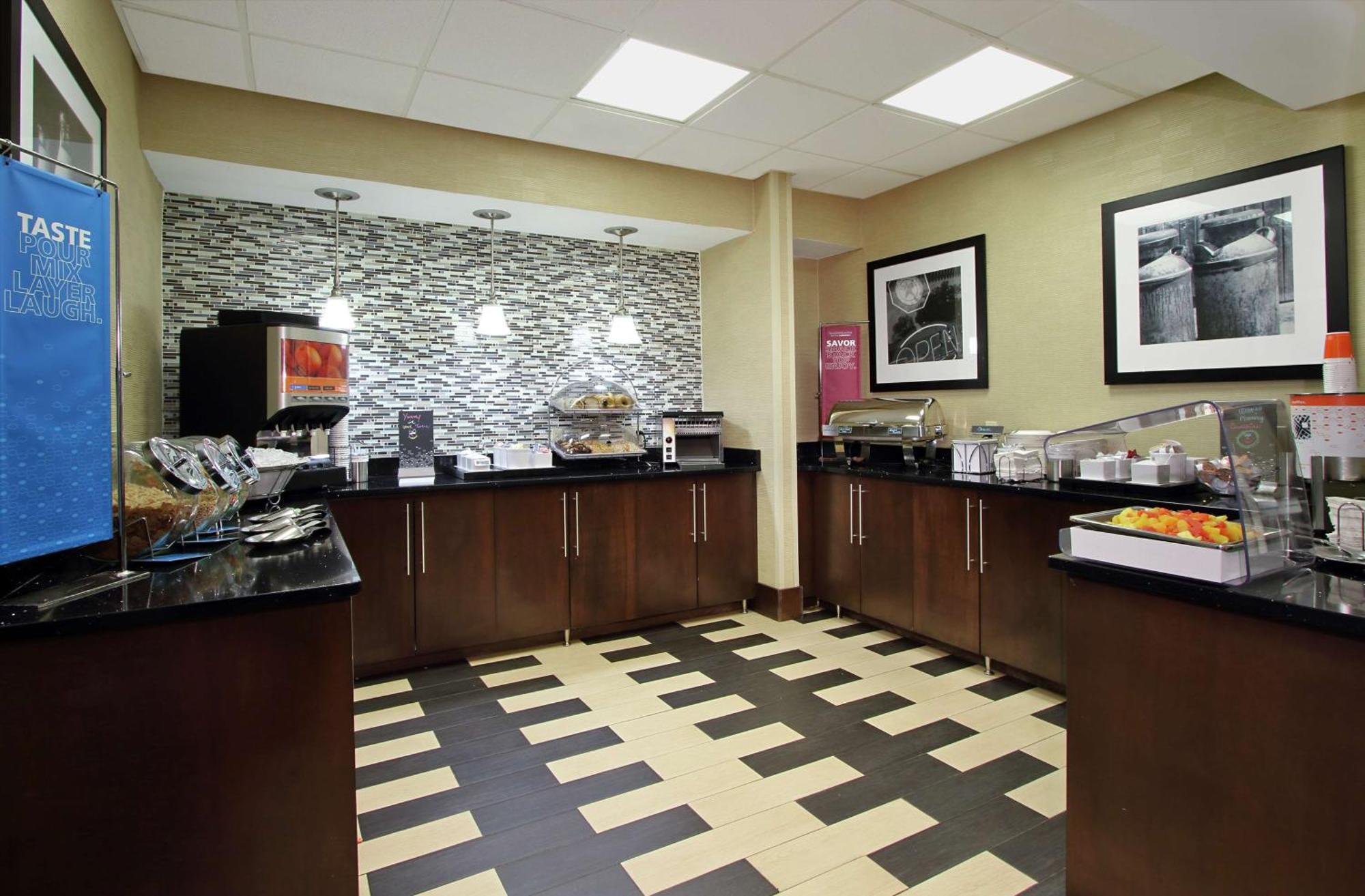 Hampton Inn Ashtabula Austinburg Экстерьер фото